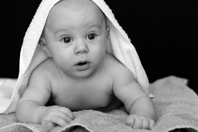 איך בוחרים שמן אמבט לתינוק